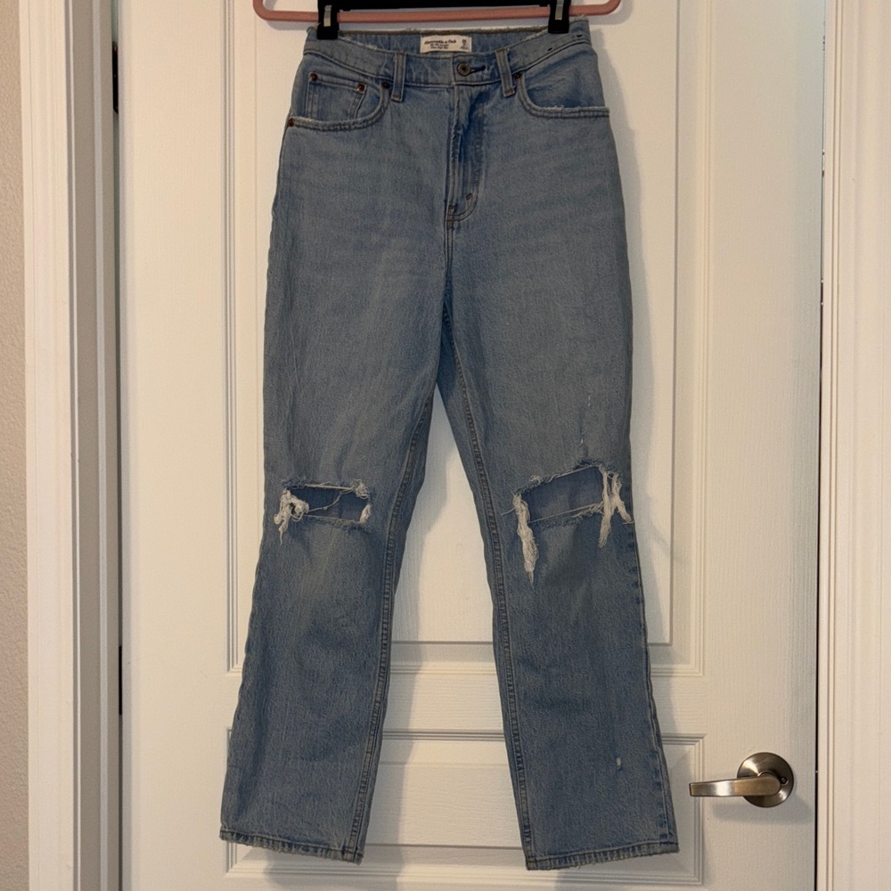 Abercrombie Curve Love 90’s Straight Distressed Jeans
